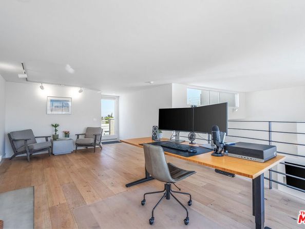 2020 6th Street 2, Santa Monica CA 90405