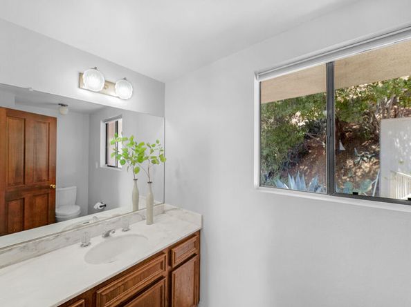 966 Bluegrass Lane, Los Angeles CA 90049