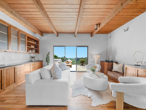 966 Bluegrass Lane, Los Angeles CA 90049
