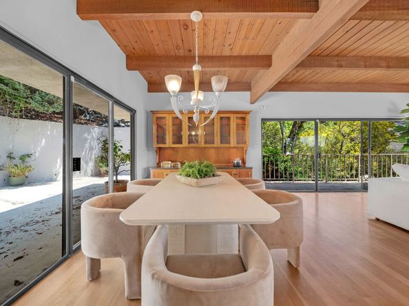 966 Bluegrass Lane, Los Angeles CA 90049