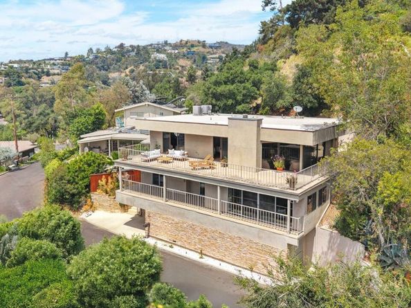 966 Bluegrass Lane, Los Angeles CA 90049