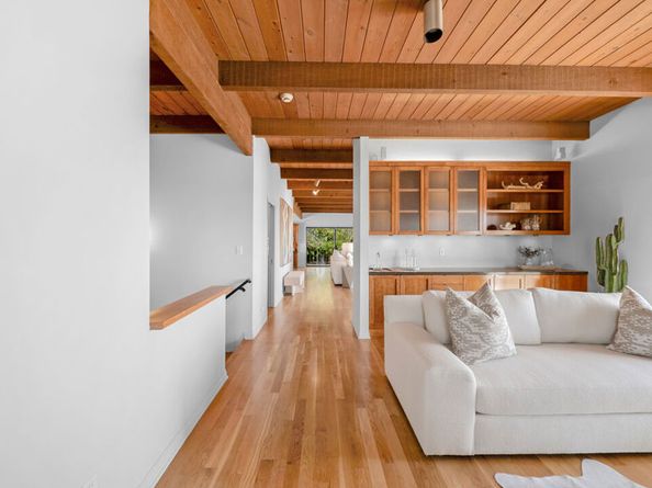966 Bluegrass Lane, Los Angeles CA 90049