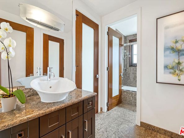 8827 Evanview Drive, Los Angeles CA 90069