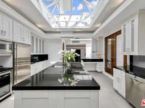 8827 Evanview Drive, Los Angeles CA 90069