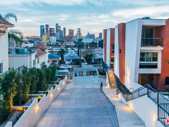 1015 Figueroa Terrace