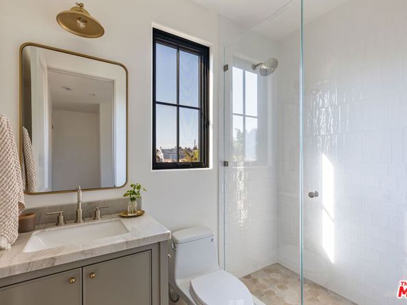 3745 May Street, Los Angeles CA 90066