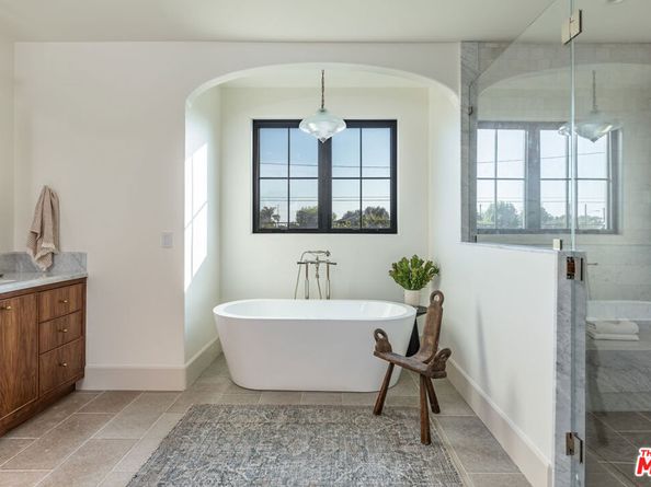 3745 May Street, Los Angeles CA 90066