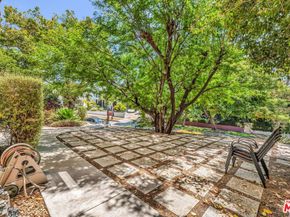 1073 S Mansfield Avenue, Los Angeles CA 90019
