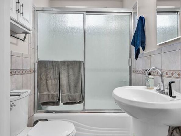 1073 S Mansfield Avenue, Los Angeles CA 90019