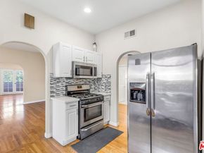 1073 S Mansfield Avenue, Los Angeles CA 90019