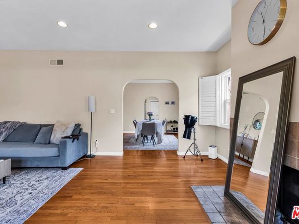 1073 S Mansfield Avenue, Los Angeles CA 90019