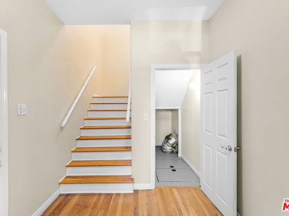 1073 S Mansfield Avenue, Los Angeles CA 90019