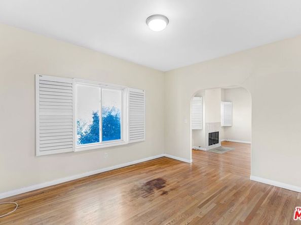 1073 S Mansfield Avenue, Los Angeles CA 90019