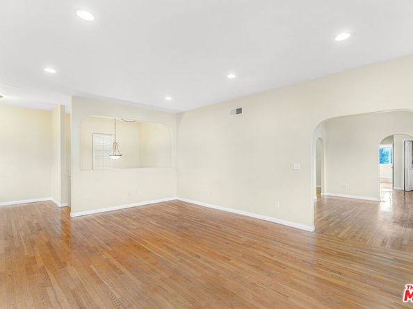 1073 S Mansfield Avenue, Los Angeles CA 90019