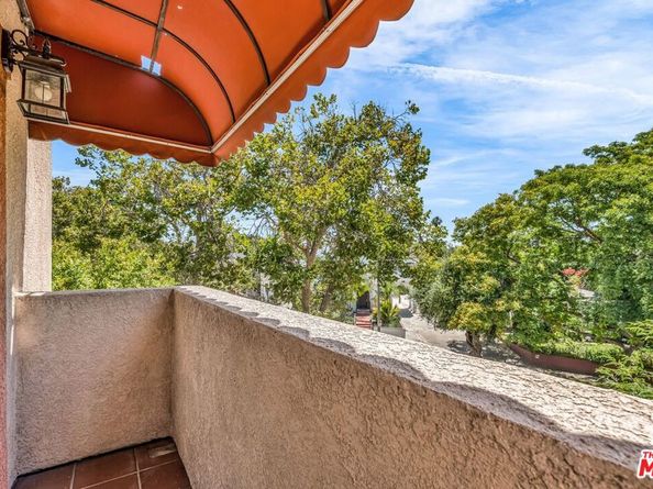 1073 S Mansfield Avenue, Los Angeles CA 90019