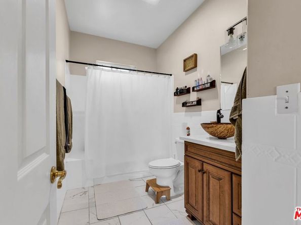 1073 S Mansfield Avenue, Los Angeles CA 90019