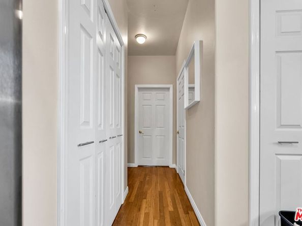 1073 S Mansfield Avenue, Los Angeles CA 90019