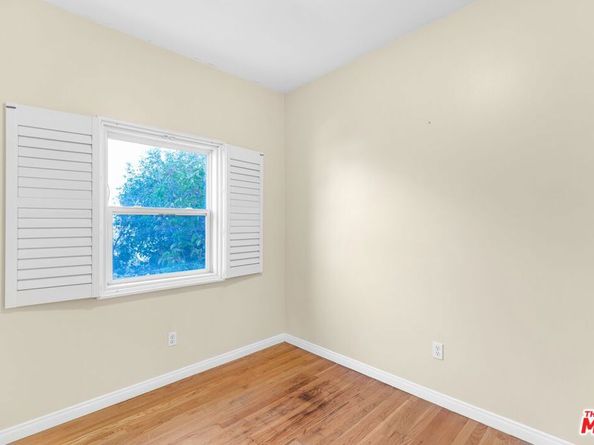 1073 S Mansfield Avenue, Los Angeles CA 90019