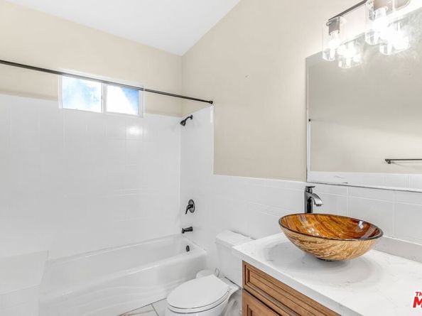 1073 S Mansfield Avenue, Los Angeles CA 90019