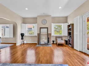 1073 S Mansfield Avenue, Los Angeles CA 90019