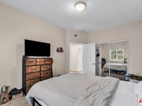 1073 S Mansfield Avenue, Los Angeles CA 90019