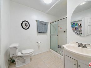 2627 S Cloverdale Avenue, Los Angeles CA 90016