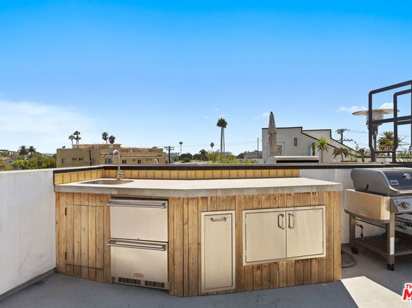 11900 Washington Place, Los Angeles CA 90066