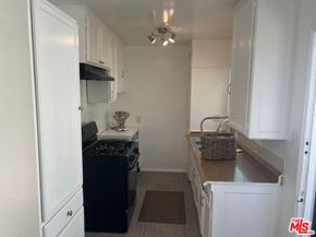 2575 S Barrington Avenue, Los Angeles CA 90064
