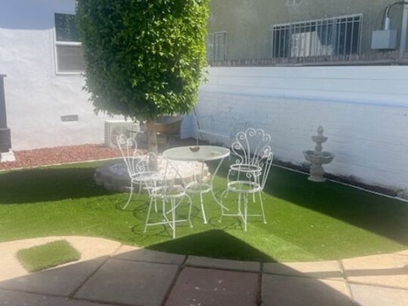2575 S Barrington Avenue, Los Angeles CA 90064