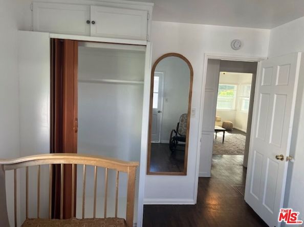 2575 S Barrington Avenue, Los Angeles CA 90064