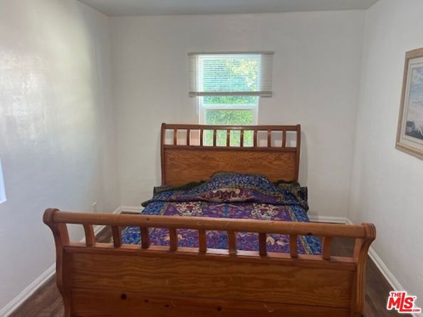 2575 S Barrington Avenue, Los Angeles CA 90064
