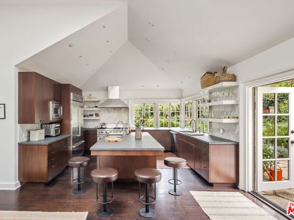 7 Latimer Road, Santa Monica CA 90402