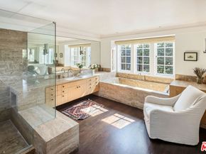 7 Latimer Road, Santa Monica CA 90402