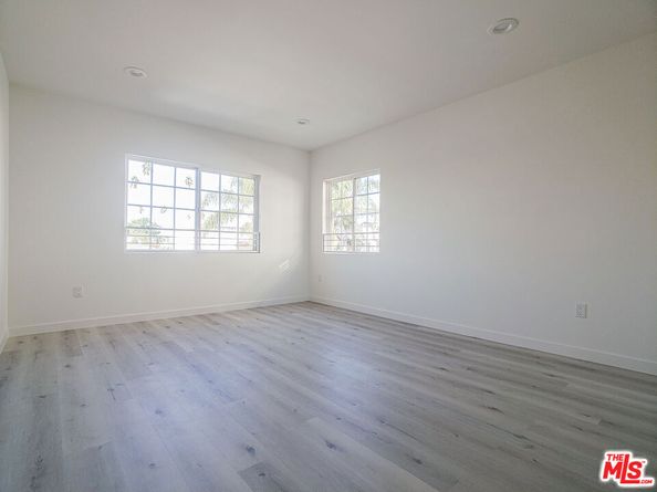 158 N Edgemont Street, Los Angeles CA 90004