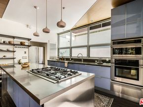 1869 Kaweah Drive, Pasadena CA 91105