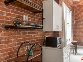 215 W 7th Street 1301, Los Angeles CA 90014