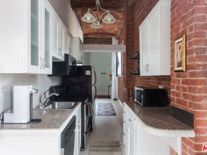 215 W 7th Street 1301, Los Angeles CA 90014