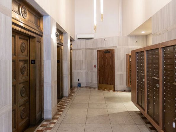 215 W 7th Street 1301, Los Angeles CA 90014