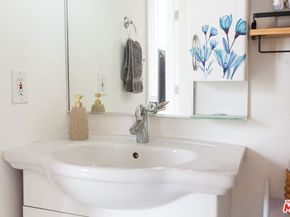 215 W 7th Street 1301, Los Angeles CA 90014