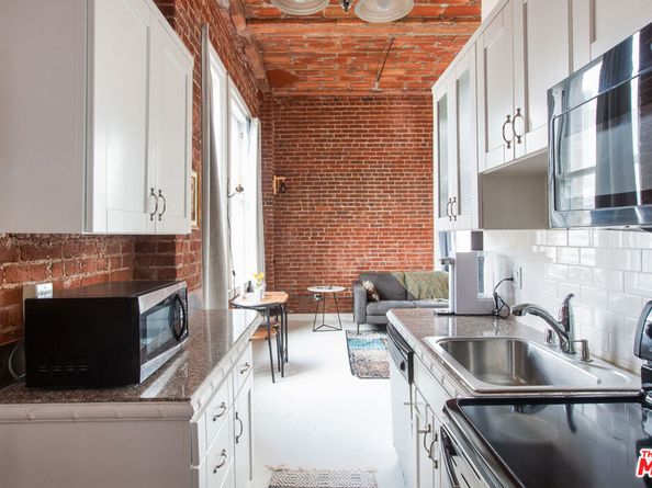 215 W 7th Street 1301, Los Angeles CA 90014