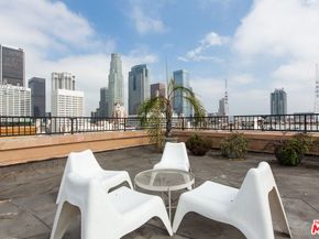 215 W 7th Street 1301, Los Angeles CA 90014