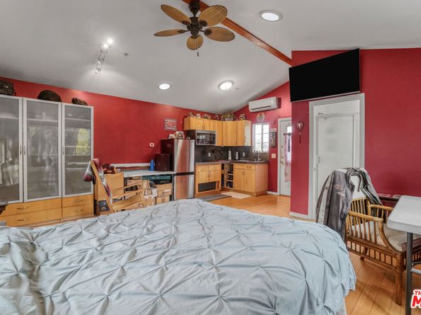 22460 Venido Road, Woodland Hills CA 91364