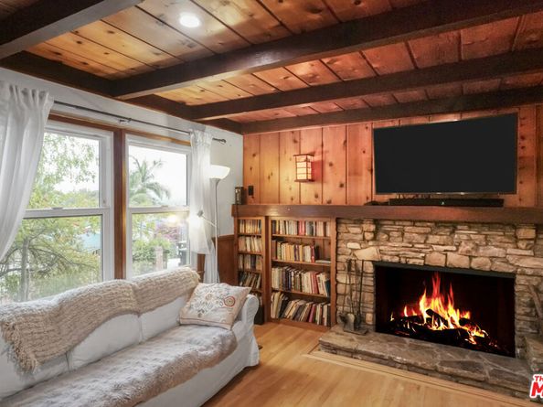 22460 Venido Road, Woodland Hills CA 91364