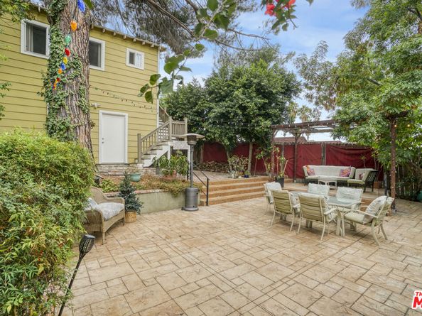 22460 Venido Road, Woodland Hills CA 91364