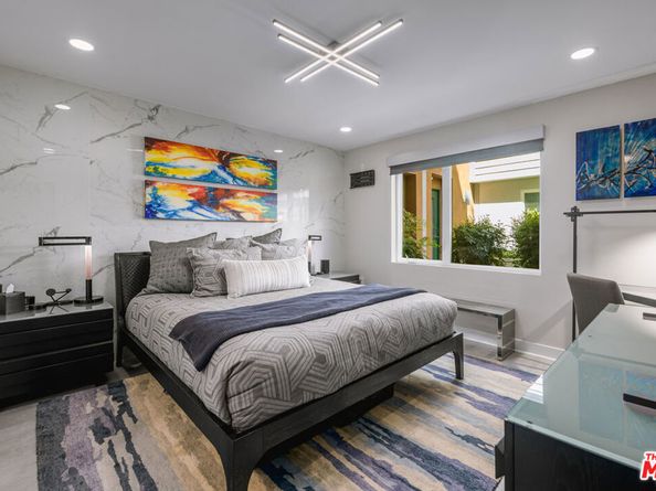 6913 N Tierno Lane, Los Angeles CA 90038