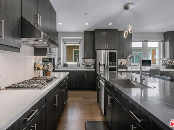 6913 N Tierno Lane, Los Angeles CA 90038