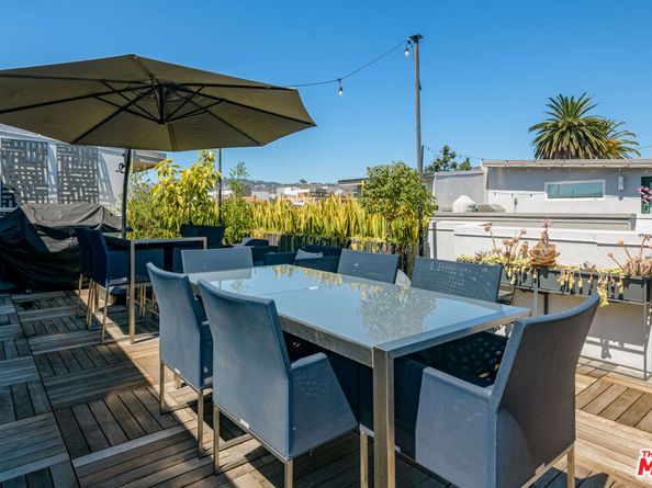 6913 N Tierno Lane, Los Angeles CA 90038