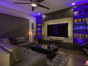 6913 N Tierno Lane, Los Angeles CA 90038