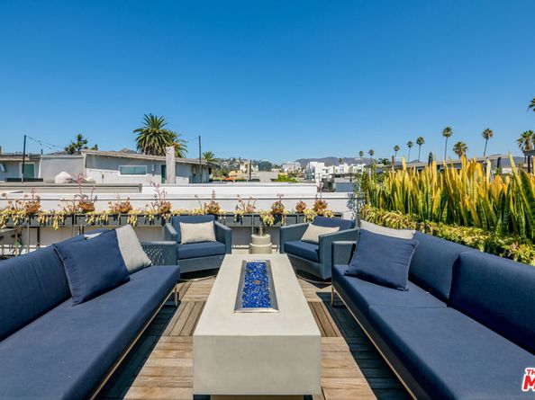 6913 N Tierno Lane, Los Angeles CA 90038