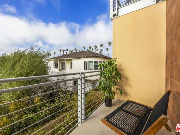 1253 18th Street 103, Santa Monica CA 90404